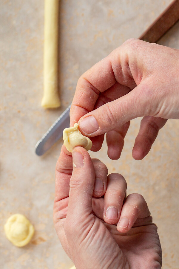 Orecchiette-Öhrchen formen