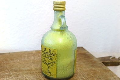 gefrorenes Olivenoel taut auf